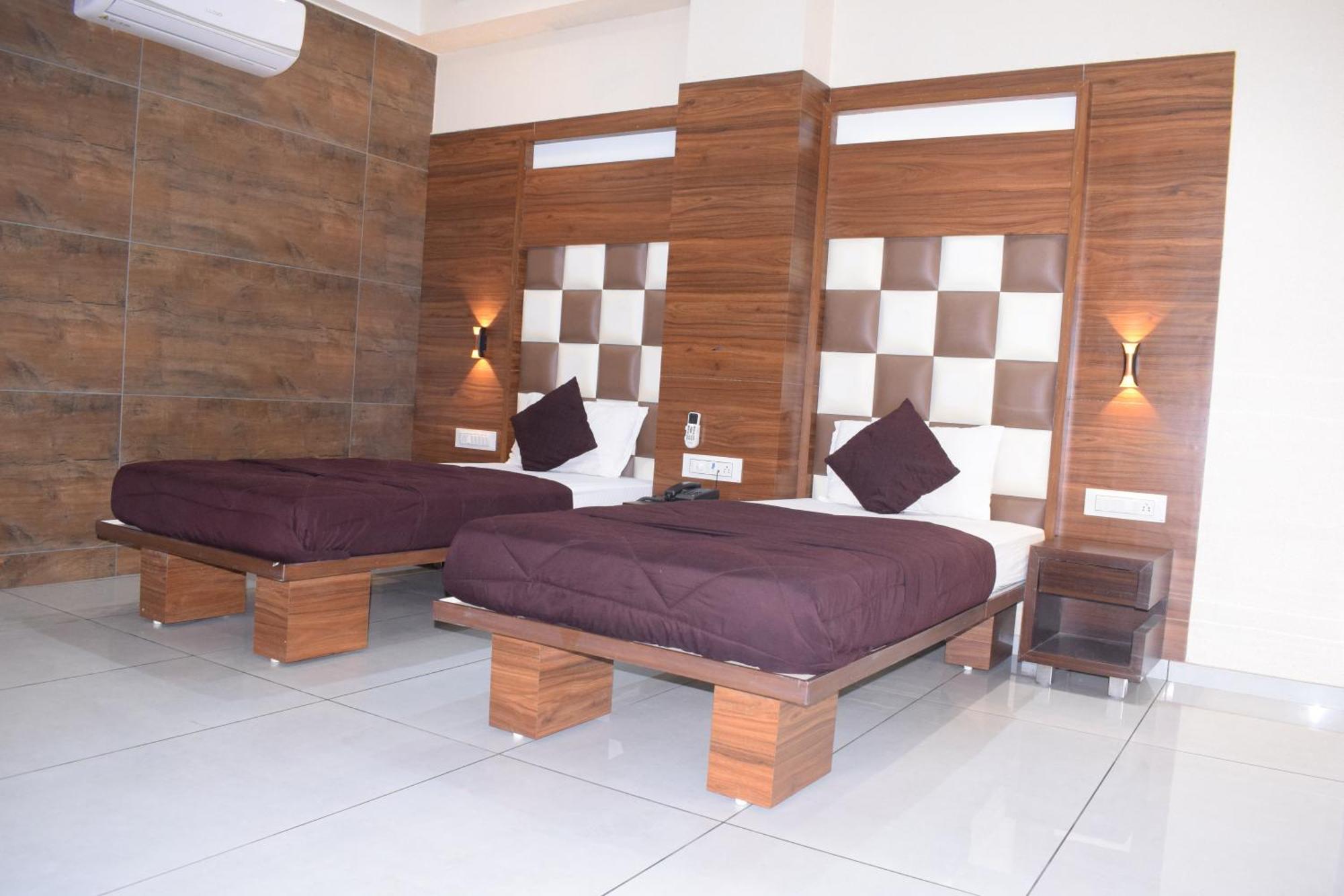 Hotel Viram Pārdi 外观 照片