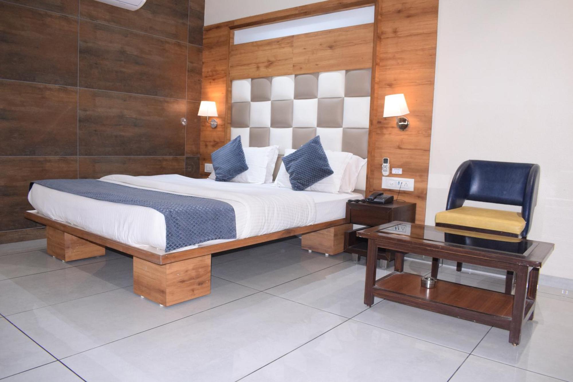 Hotel Viram Pārdi 外观 照片